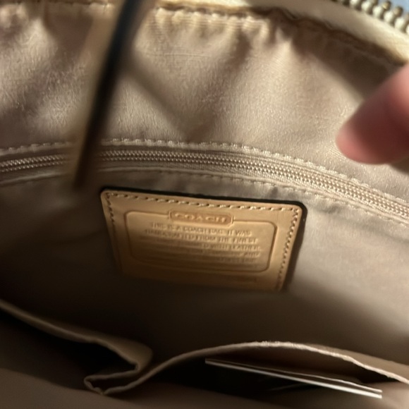 COACH medium cross body bag - Picture 3 of 5